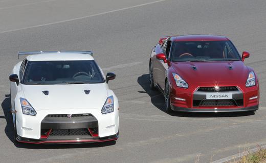 2015-nissan-gt-r-nismo-and-gt-r-photo-557281-s-520x318