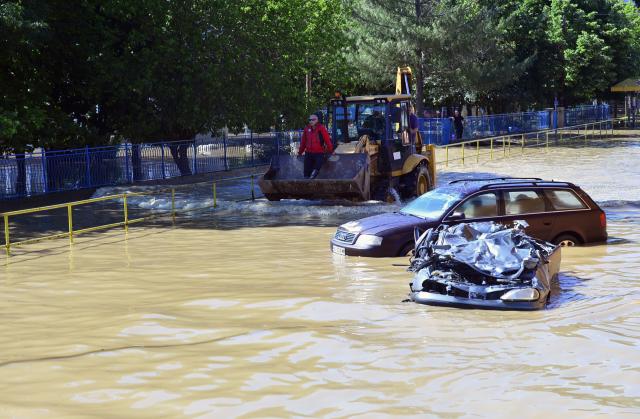 VIDEO – Popravka vozila oštećenih u poplavama – Hit Auto