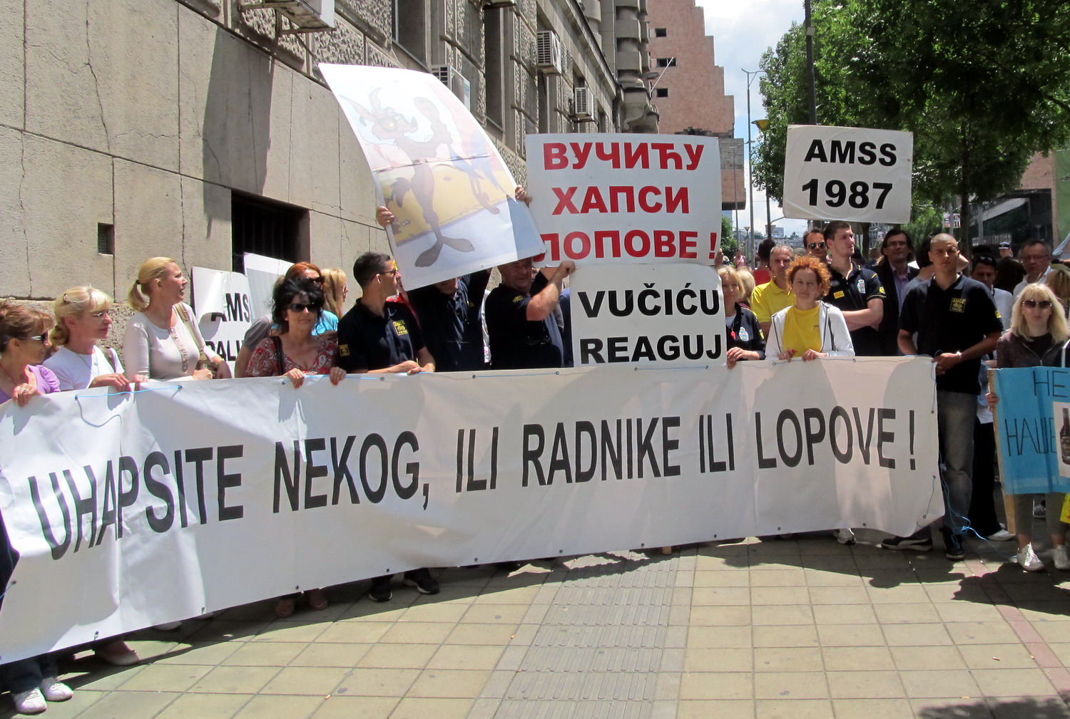 Radnici AMSS započeli štrajk glađu ispred zgrade Vlade Republike Srbije