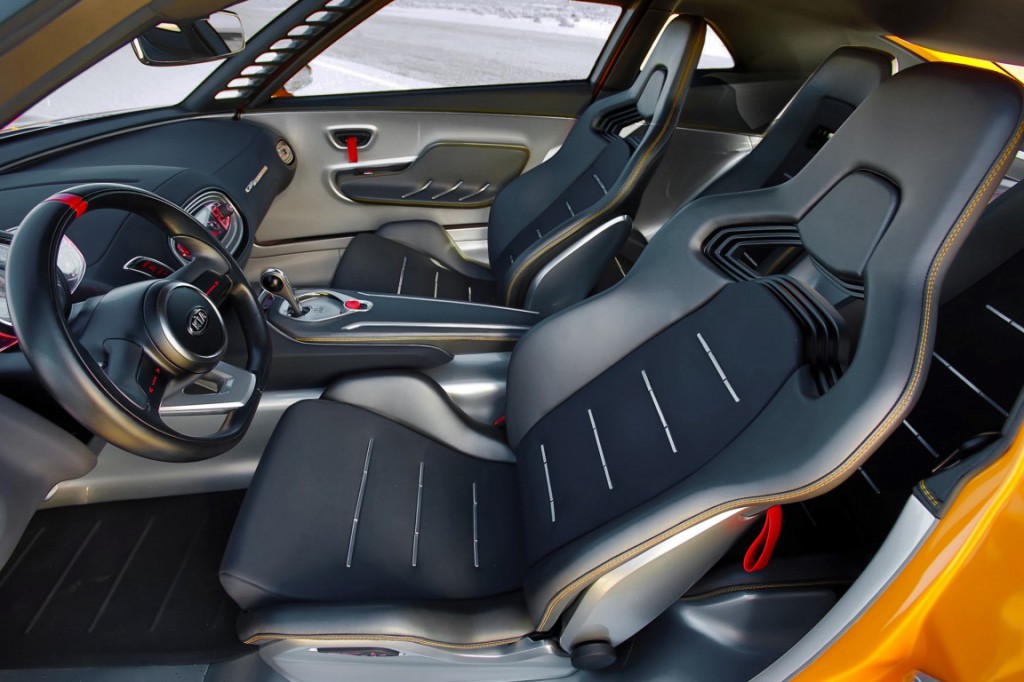 Kia GT4 Stinger (interior) (Medium)