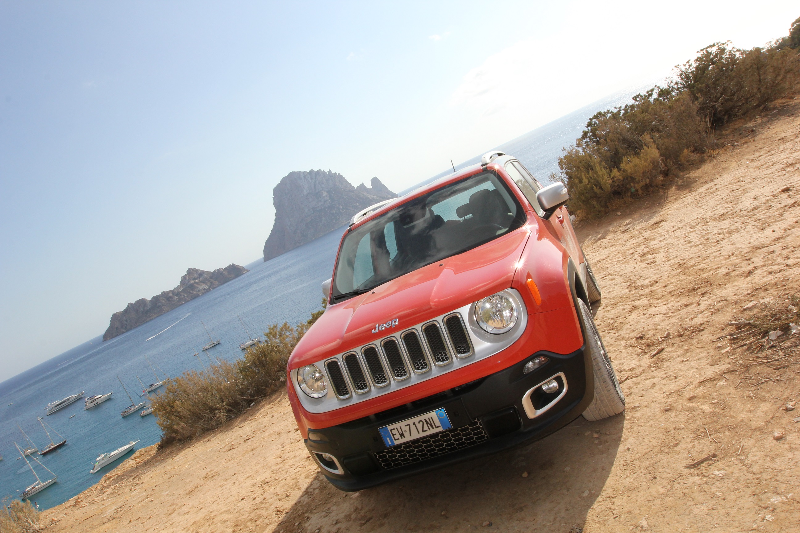 JSet Blue Marlin Ibiza: novi i ekskluzivan Jeep® salon