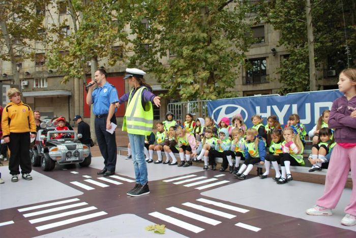 Mobil Auto TV –  Prvi promotivni stručni seminar o bezbednosti školske dece u saobraćaju