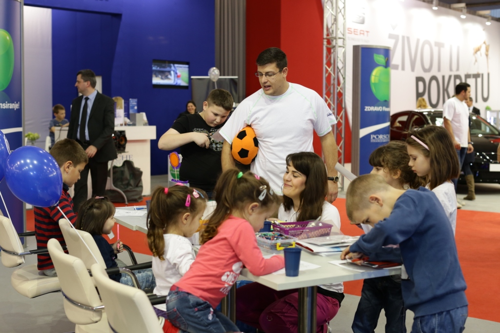 Porsche grupacija u Srbiji i UNIQA osiguranje – Humanitarna akcija za decu iz Prihvatilišta Beograd