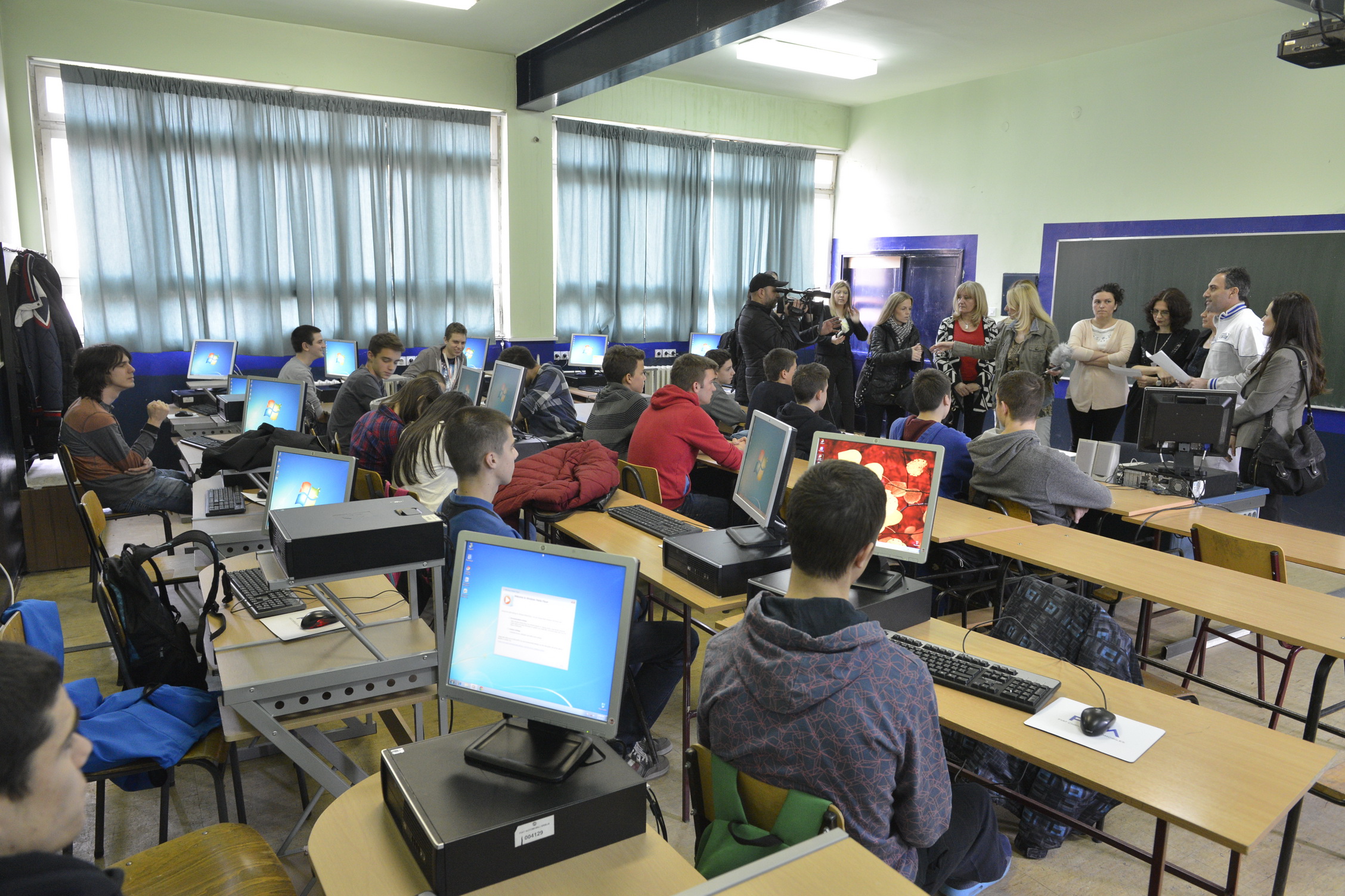 FCA Srbija donirala kompjutere Prvoj kragujevačkoj gimnaziji