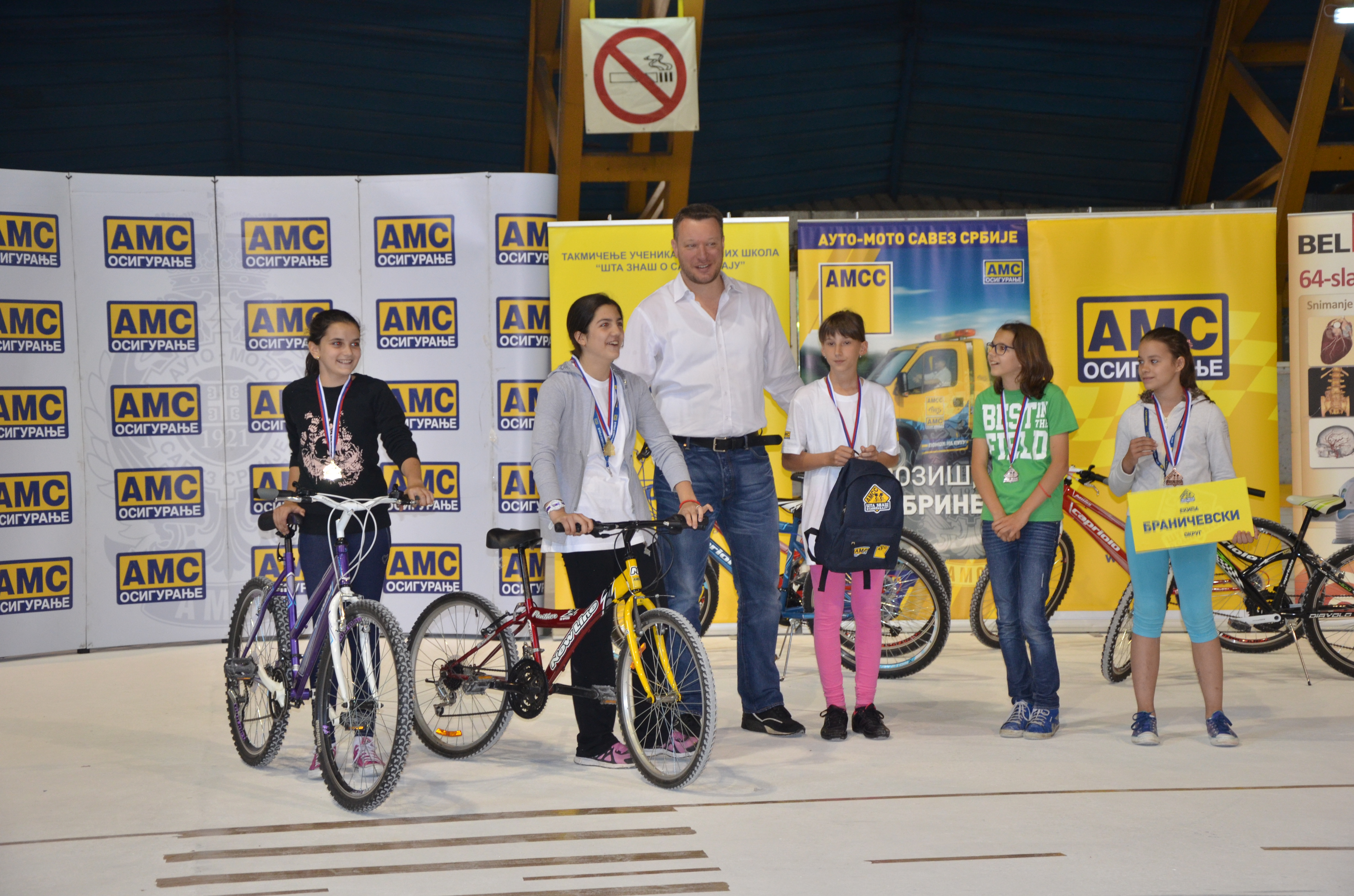 Mirko Butulija i učesnici projekta Šta znaš o saobraćaju