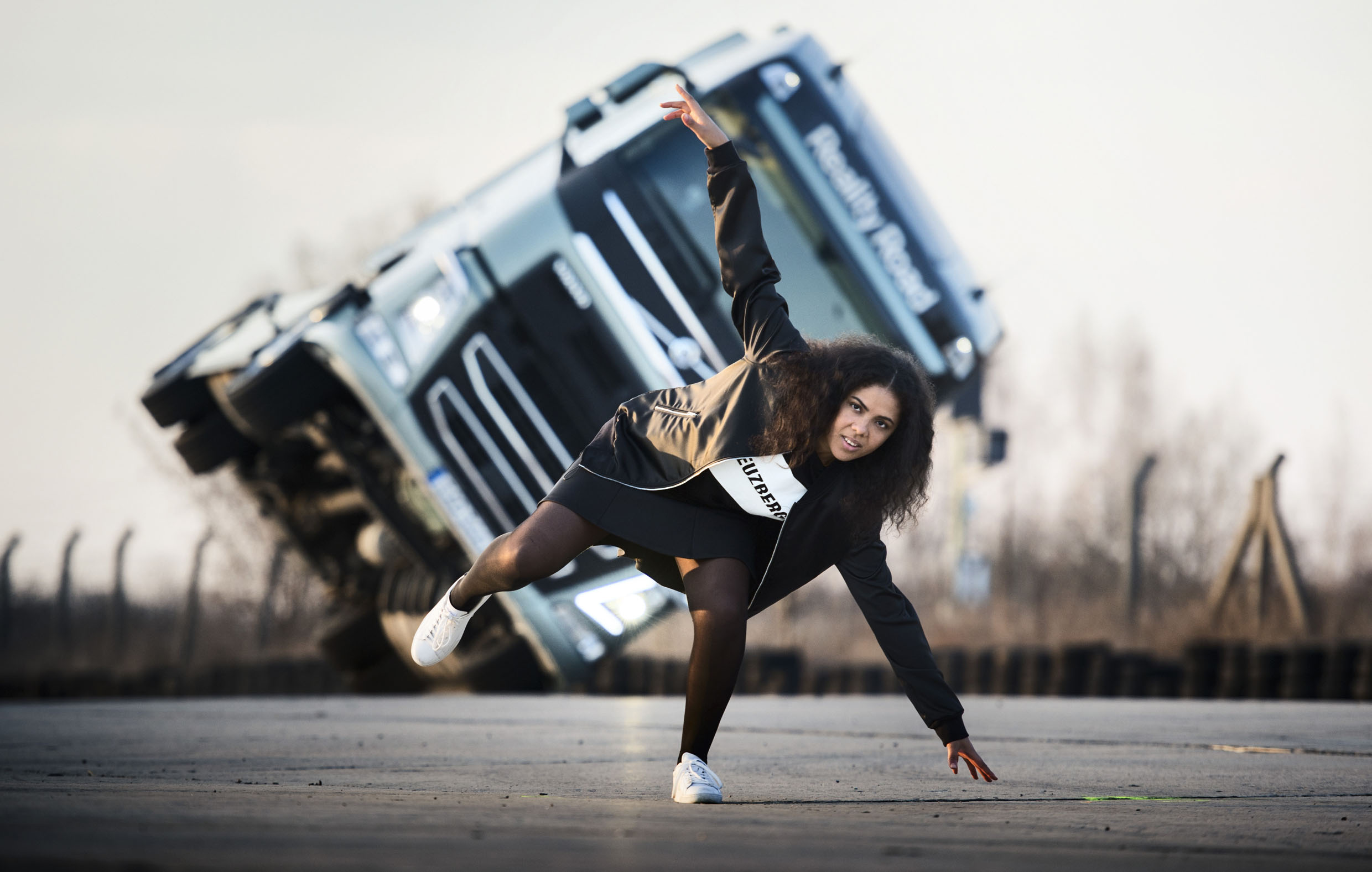 Volvo Trucks snima rijaliti TV seriju: Pevačica Mapei isprobava život na točkovima