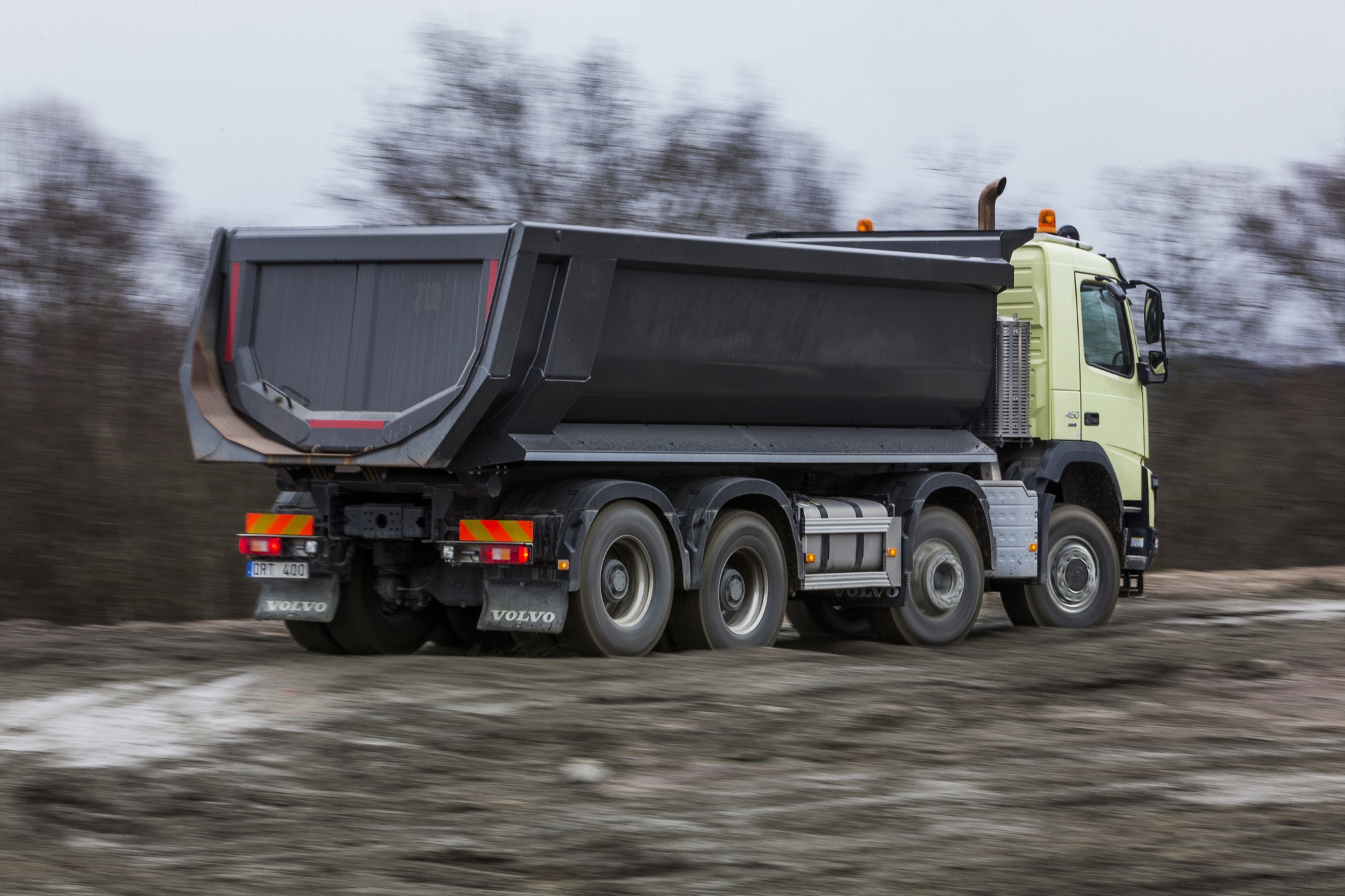Volvo Trucks predstavlja pet novih karakteristika za teške terene