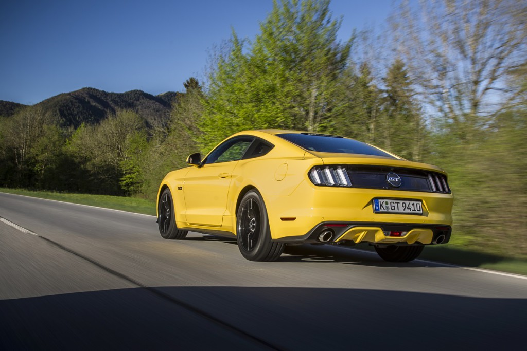 FordMustang_Fastback-Yellow_13 (1)