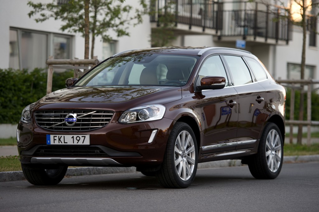 Volvo XC60, exterior, side, front