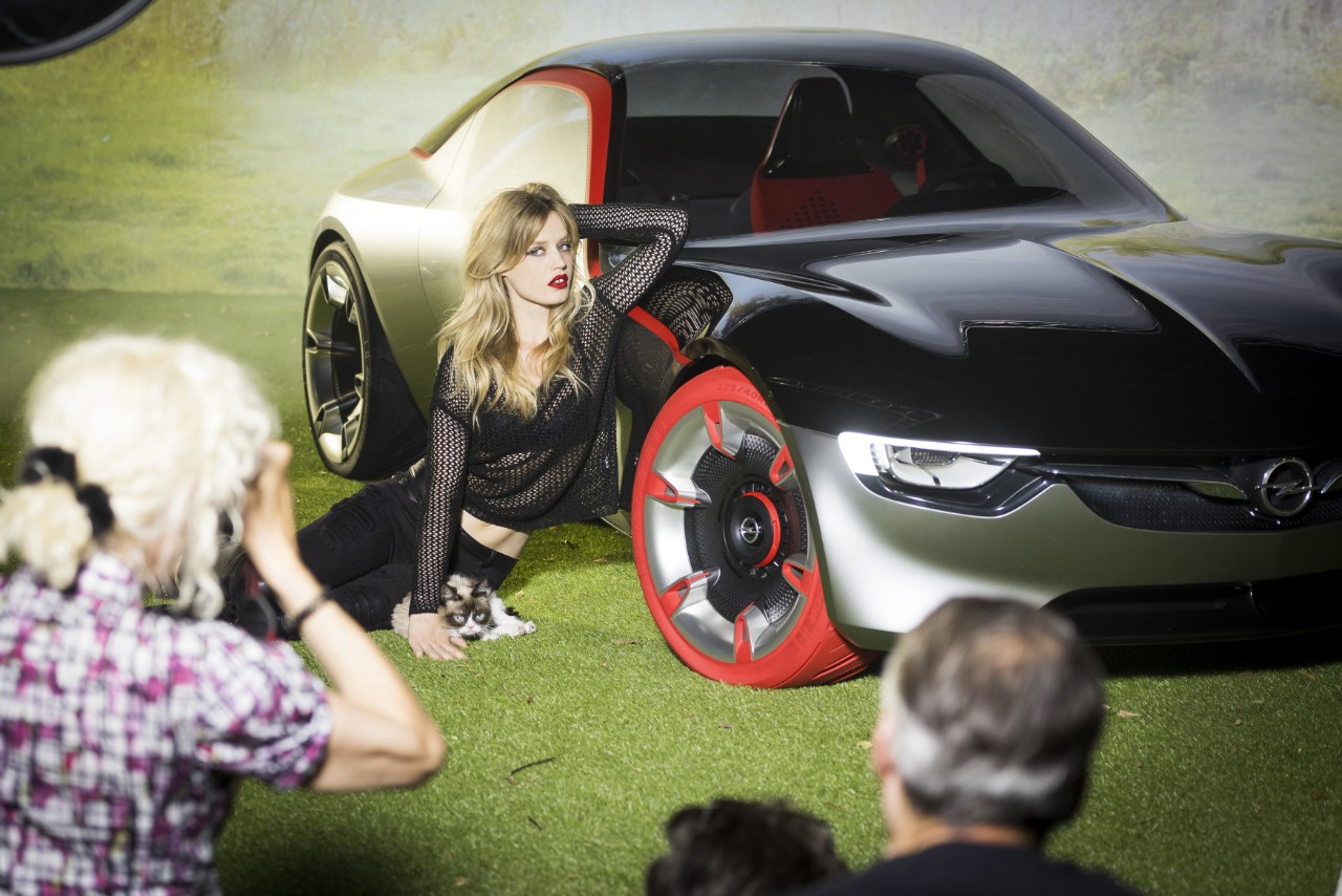 Iza scene: Ekskluzivni uvid u kreiranje Opelovog kalendara za 2017.
