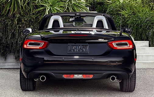 2017-fiat-124-spider-rear-view-top-down