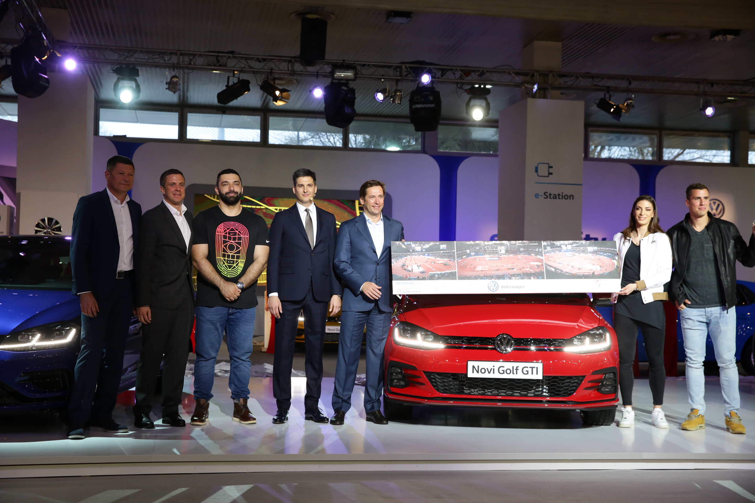 Mihail Dudaš dobio VW Golf na korišćenje