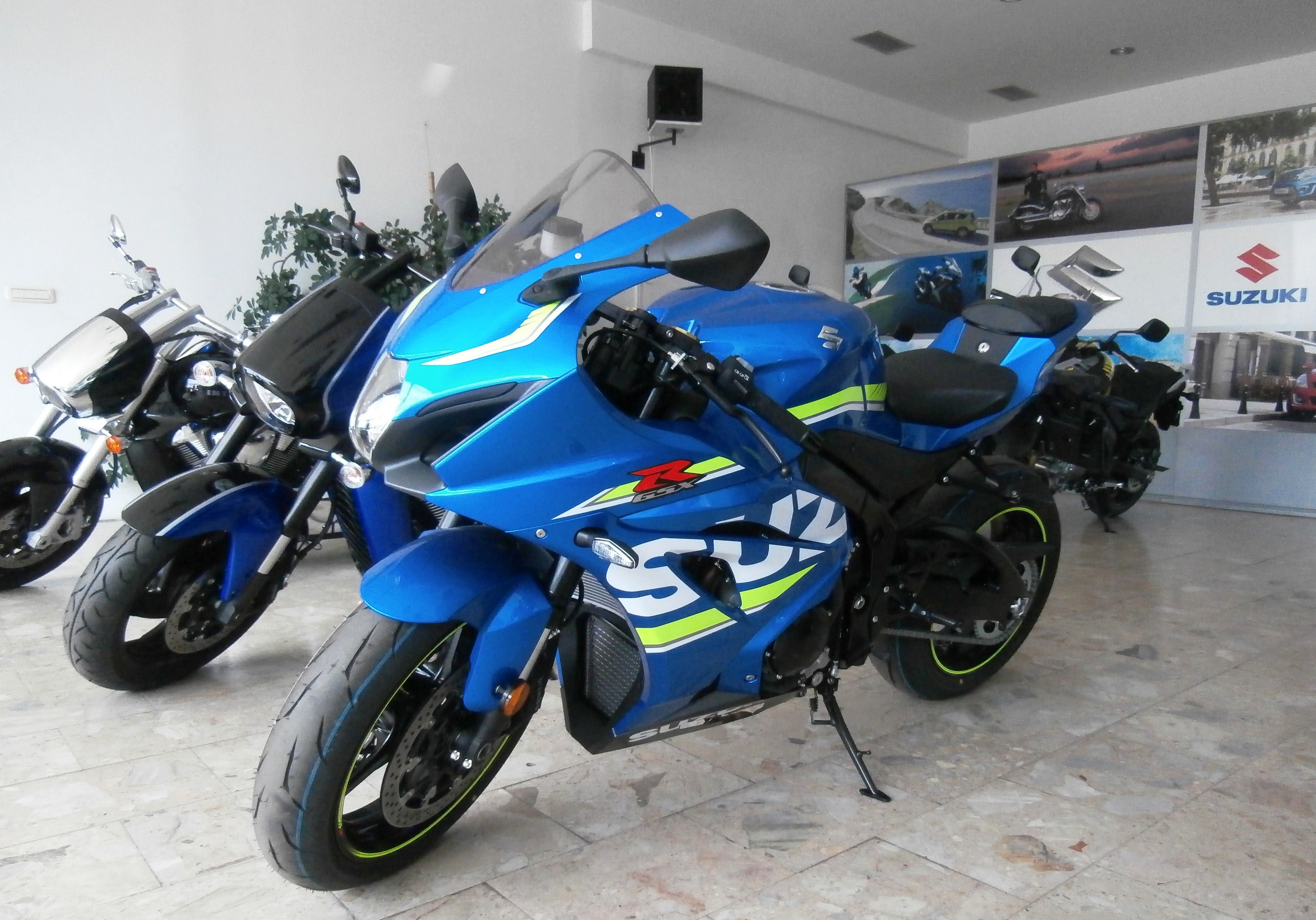 Novi Suzuki motocikli – modeli GSX-R 1000, V-Strom 650 i BURGMAN 650 dostupni odmah po uplati