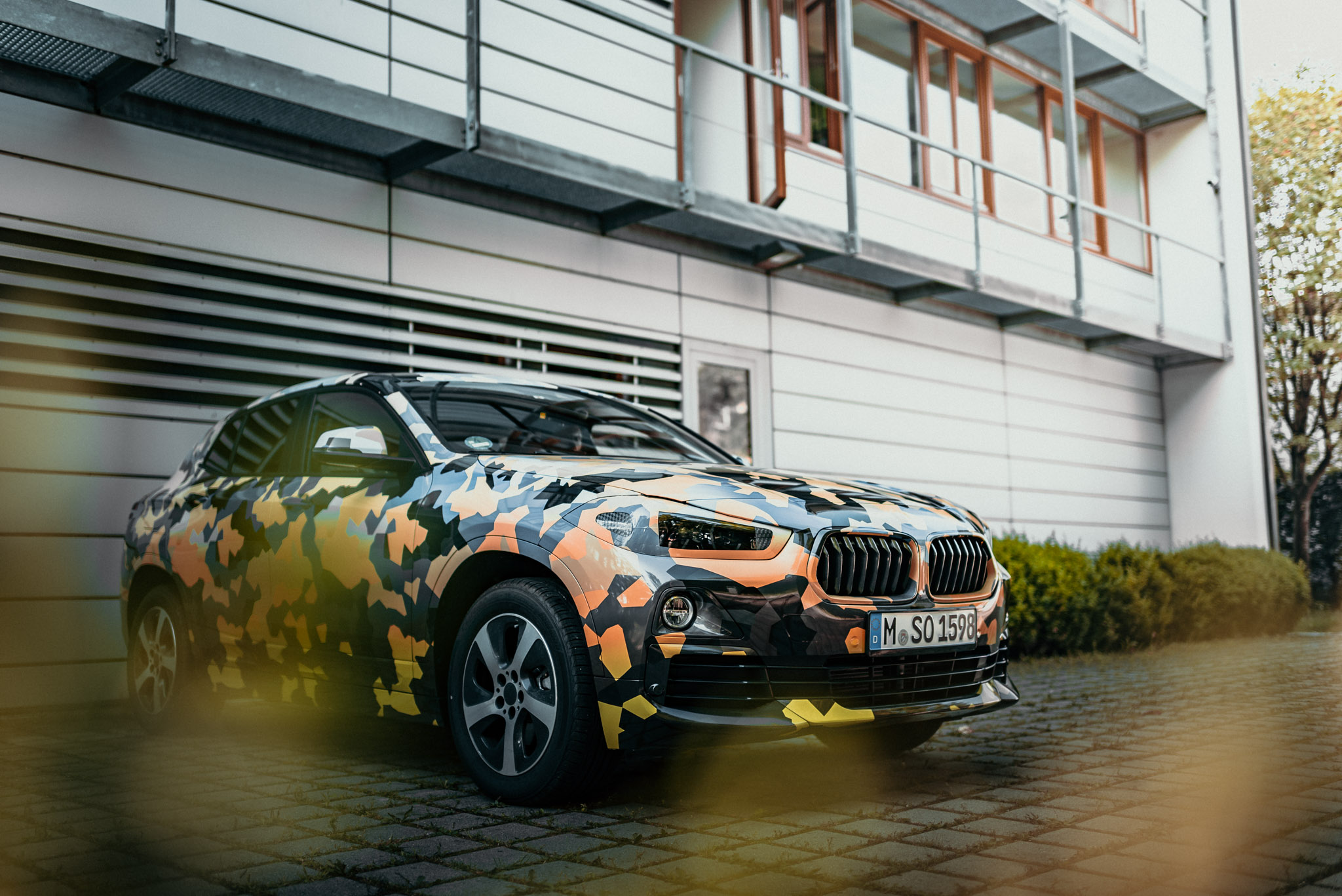 Novi BMW X2 u ekspediciji kroz urbanu džunglu