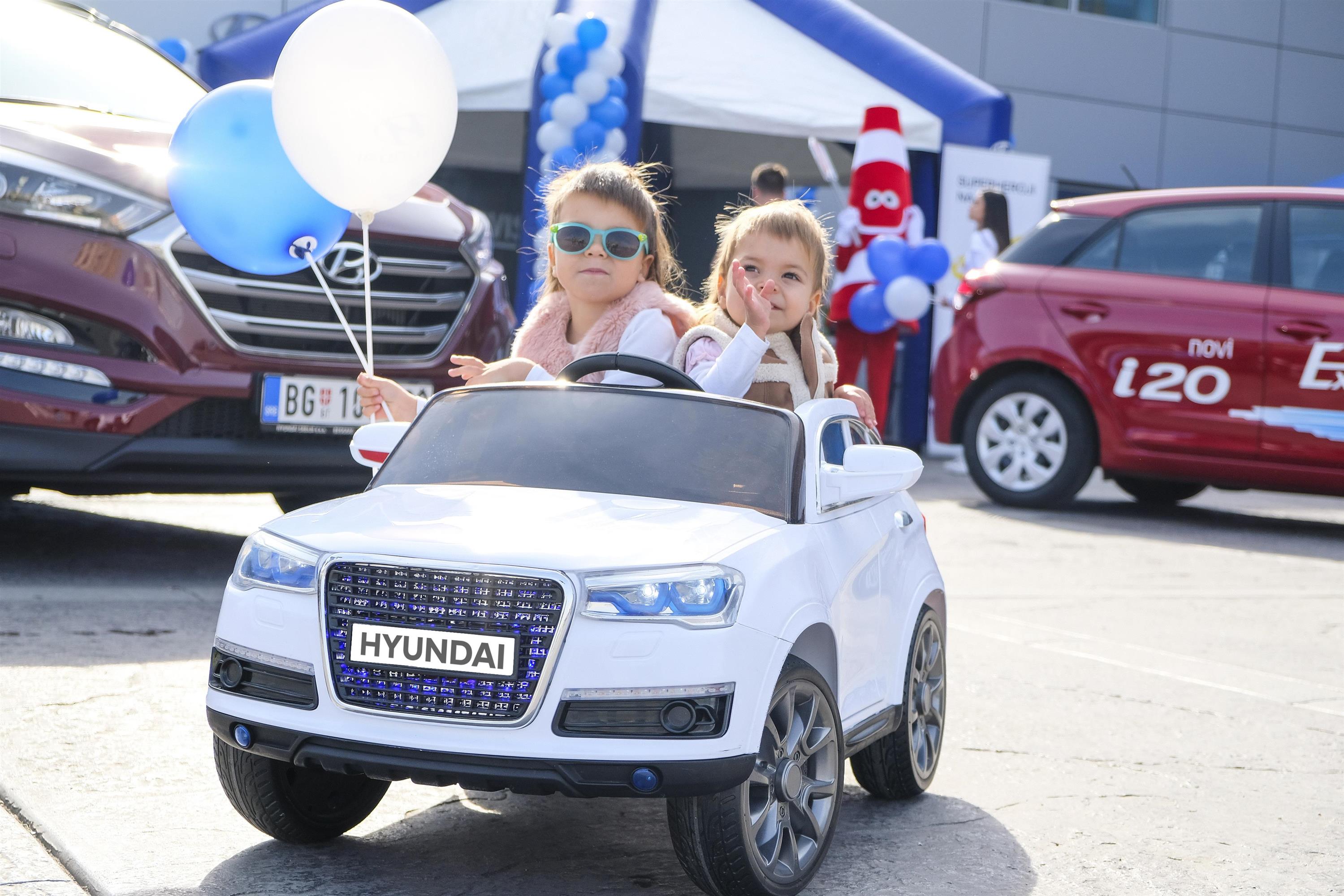 Hyundai Srbija u akciji “Super heroji na putu” posvećenoj bezbednosti dece
