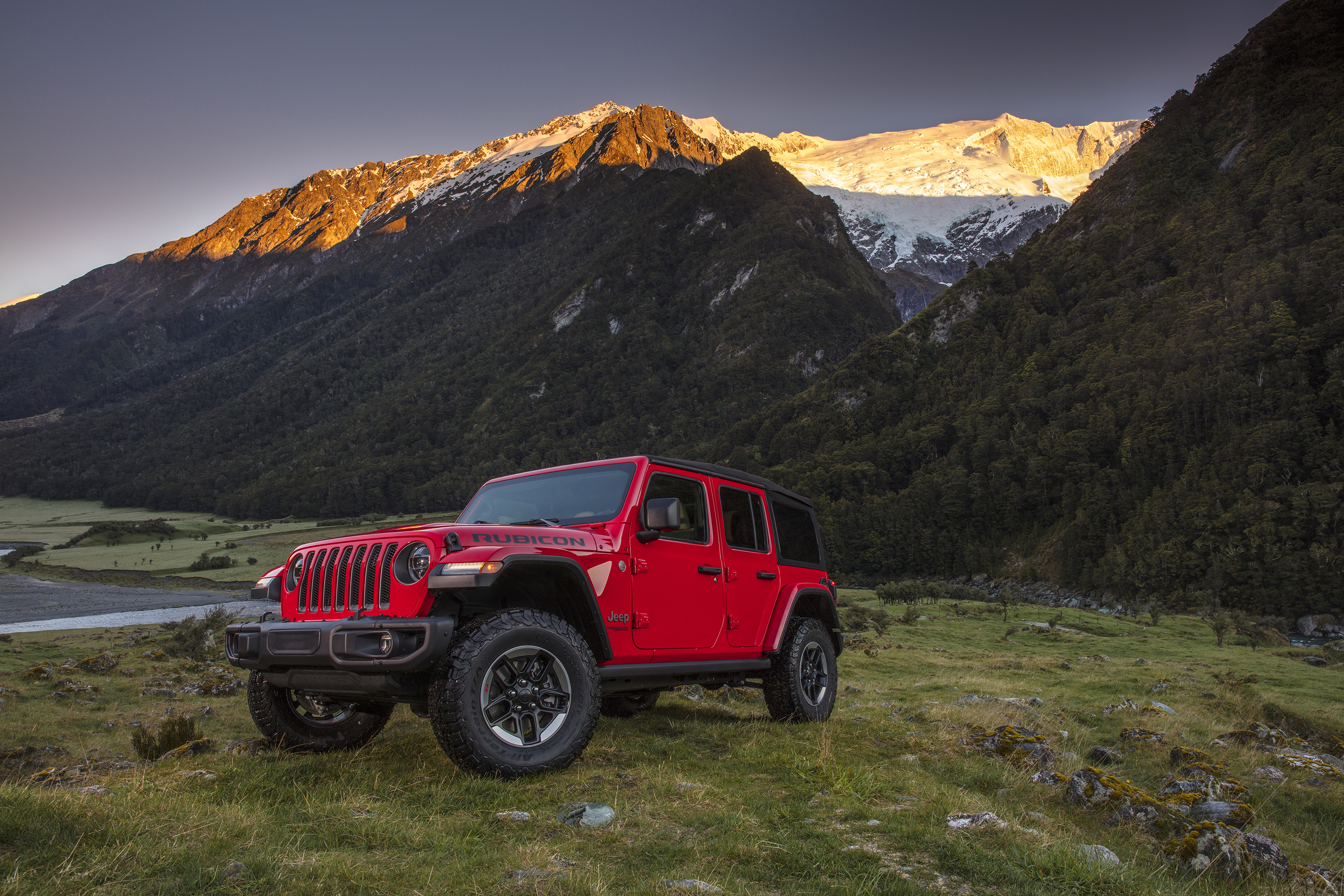 Peto izdanje Jeep®  kampa sa novim modelom Jeep Wrangler