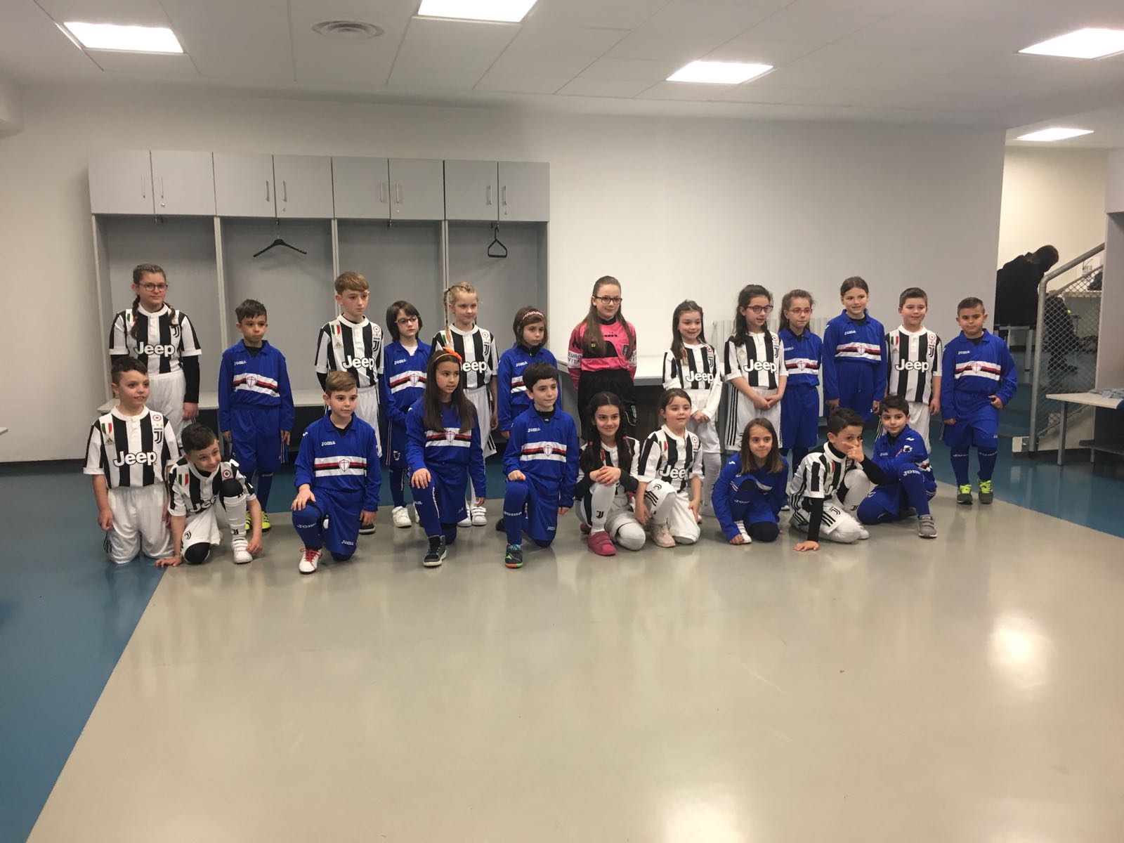 Deca zaposlenih u FCA Srbija sa fudbalerima Juventusa